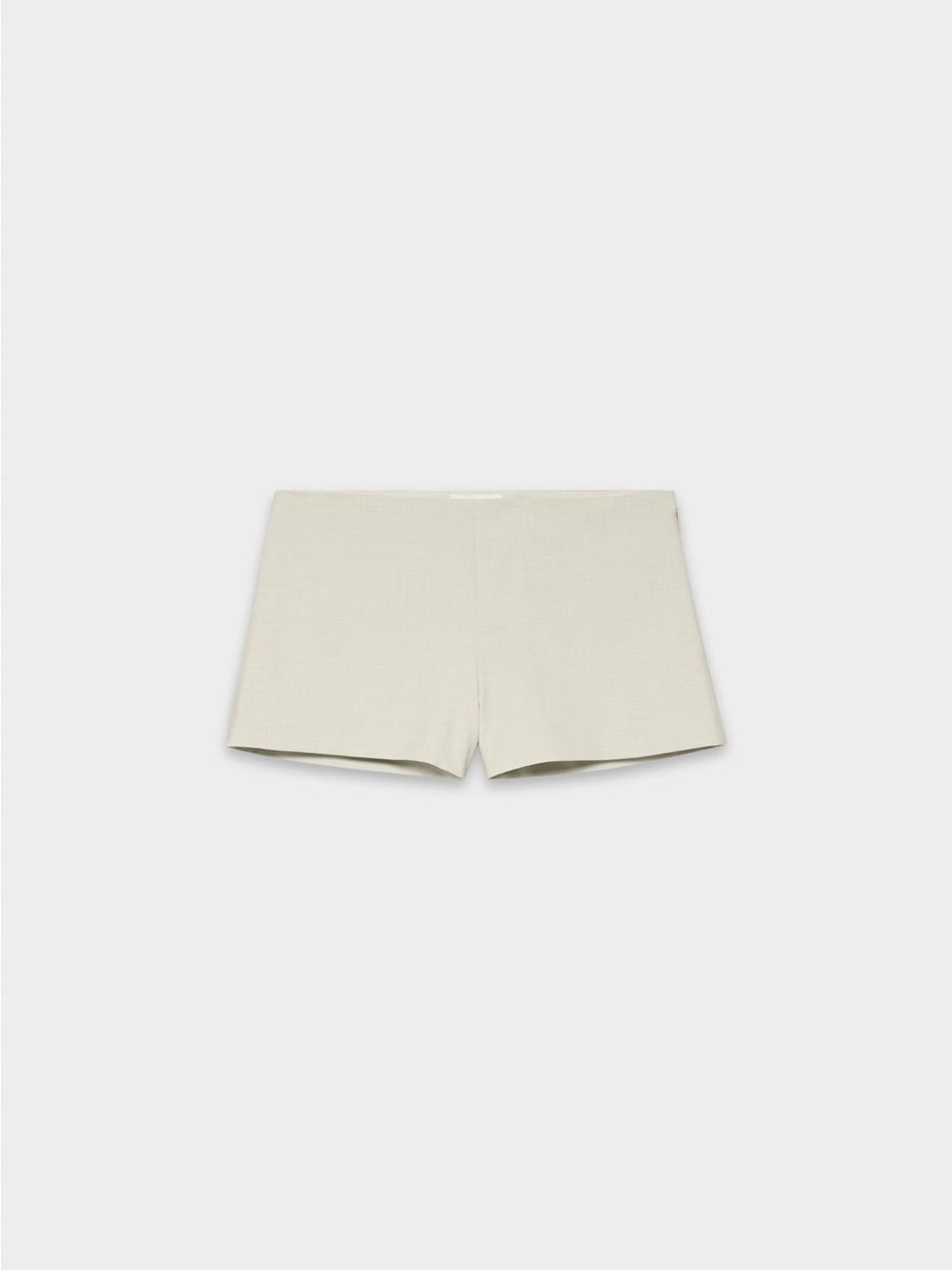 Babaton Impart Short - Eversential™ Light